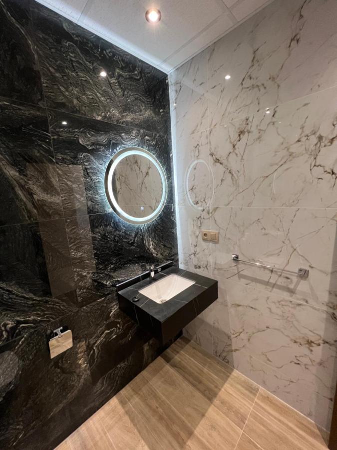 Apartment 1 De Luxe Hay Almatar