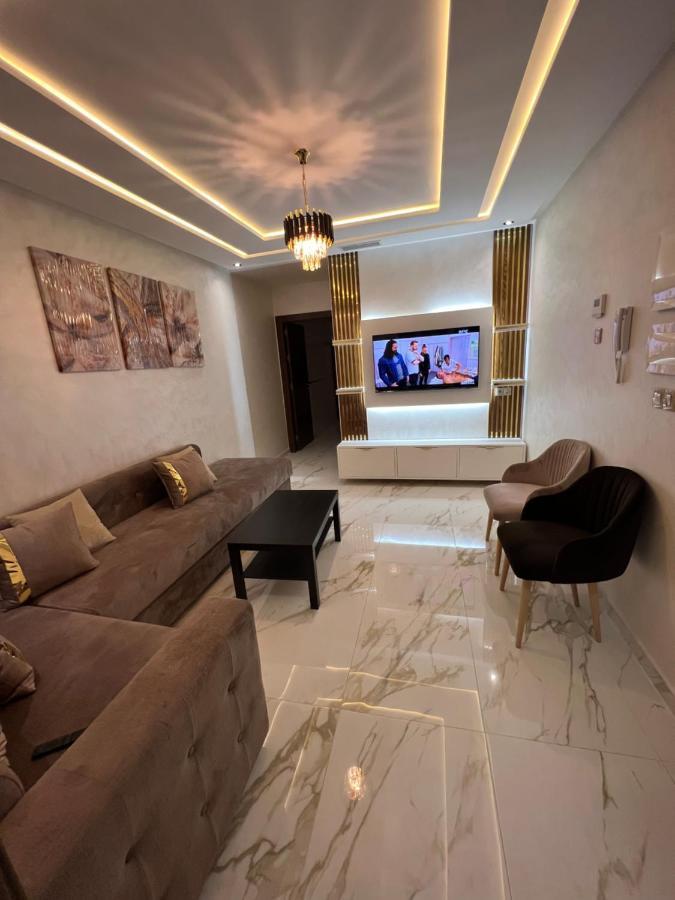 1 De Luxe Hay Almatar *
